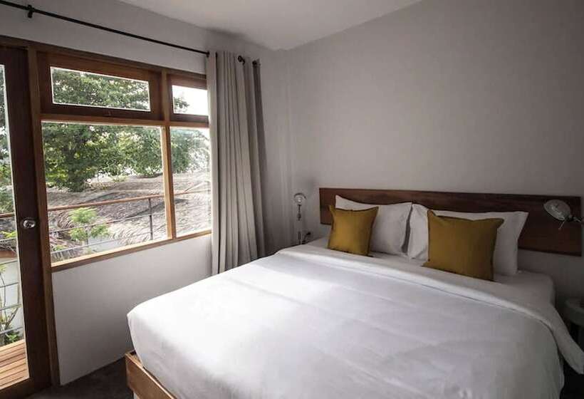 Номер Economy, Escape Beach Resort   New Look Renovated