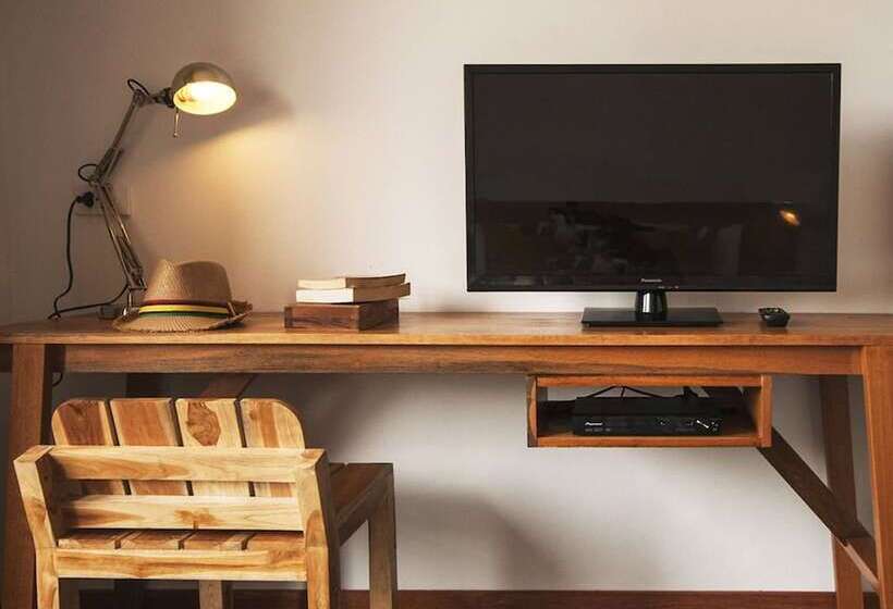 이코노미 룸, Escape Beach Resort   New Look Renovated