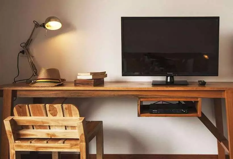 エコノミールーム, Escape Beach Resort   New Look Renovated