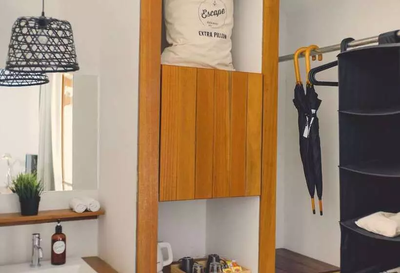 ガーデンビューのスタンダードバンガロー, Escape Beach Resort   New Look Renovated