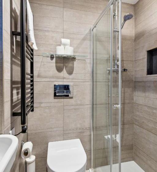 סטודיו קלאסי, Golden Square