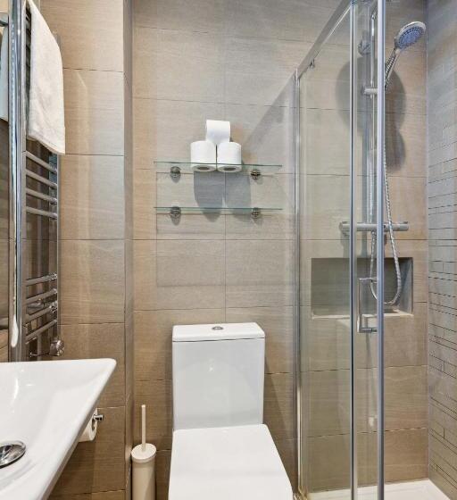 סטודיו קלאסי, Golden Square