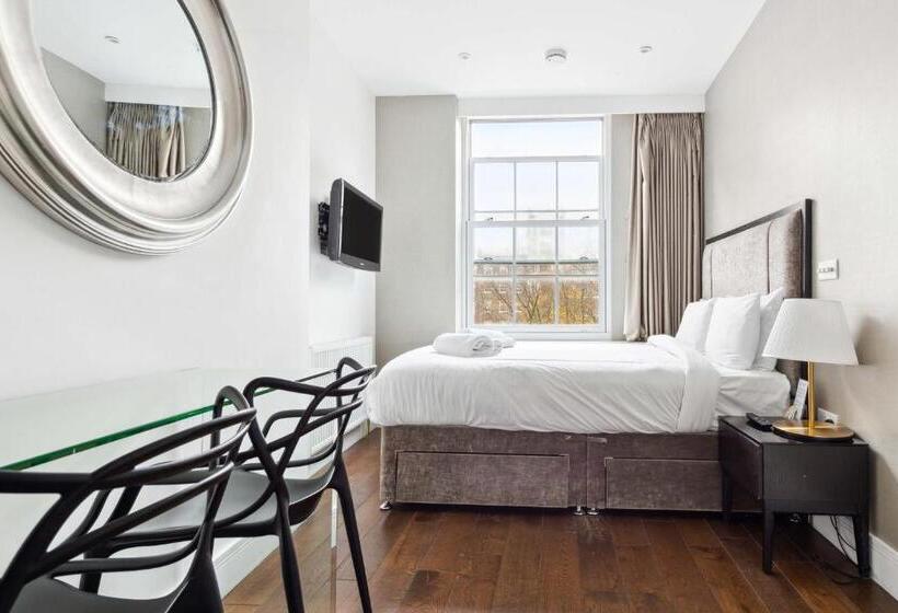 סטודיו קלאסי, Golden Square