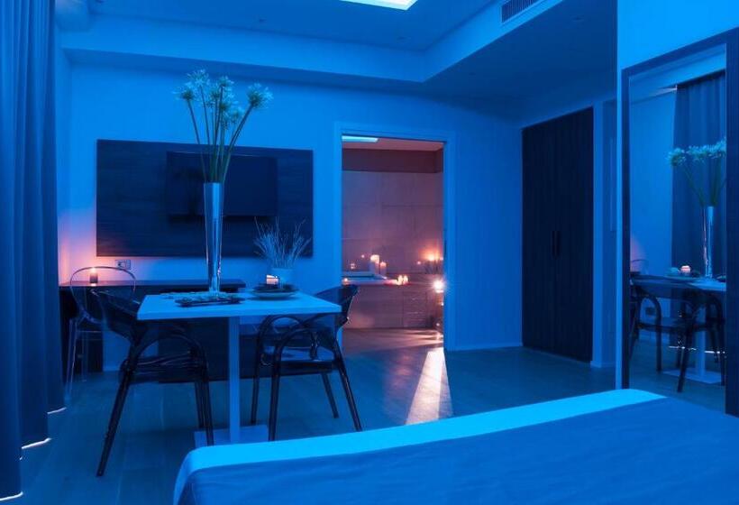 جناح جونيور مزوَّد بجاكوزي, Grand Hotel Biffy