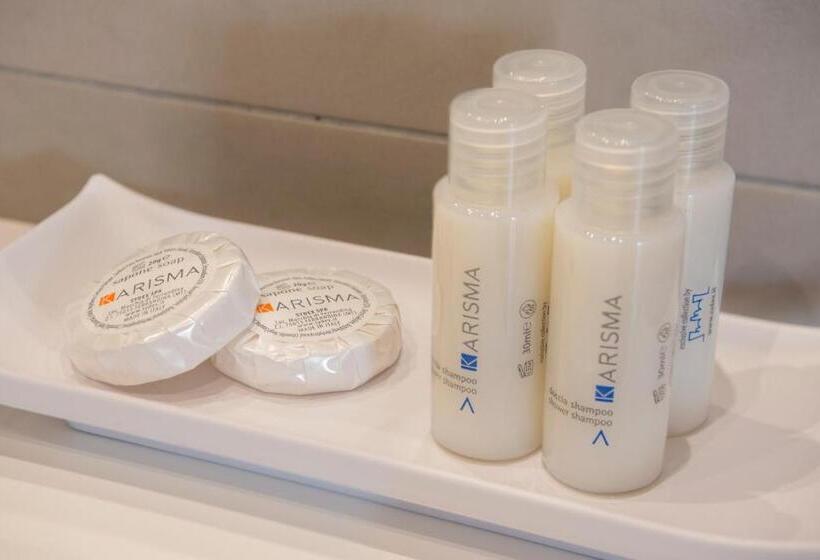 غرفة قياسية ثلاثية, Grand Hotel Biffy