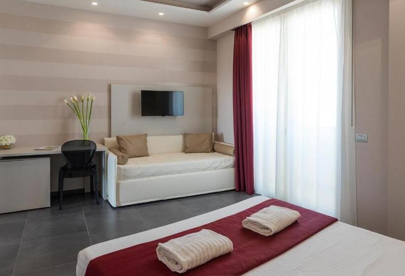 Номер Стандарт Трехместный, Grand Hotel Biffy