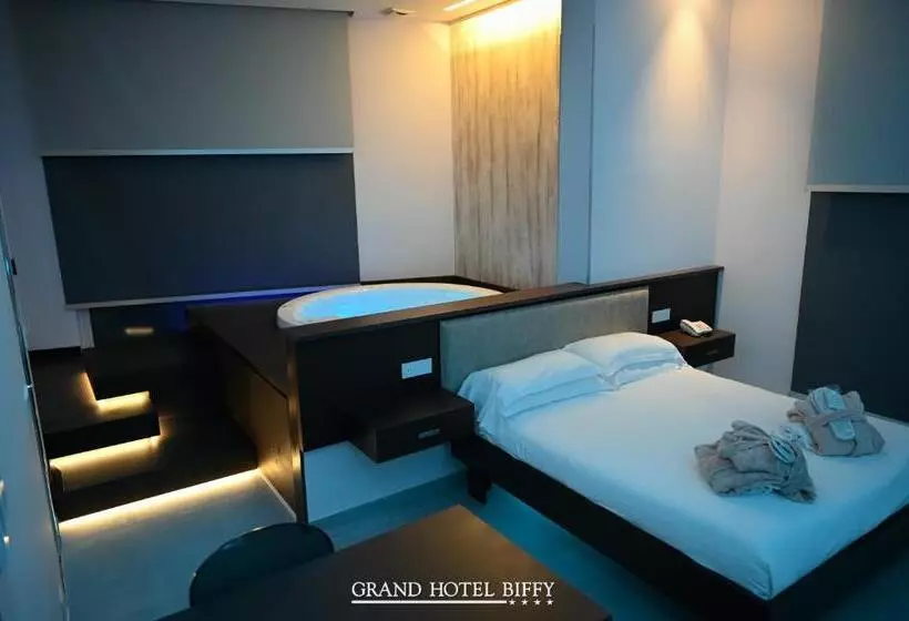 デラックススイート, Grand Hotel Biffy