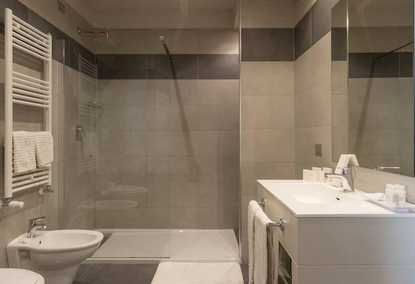 غرفة قياسية, Grand Hotel Biffy