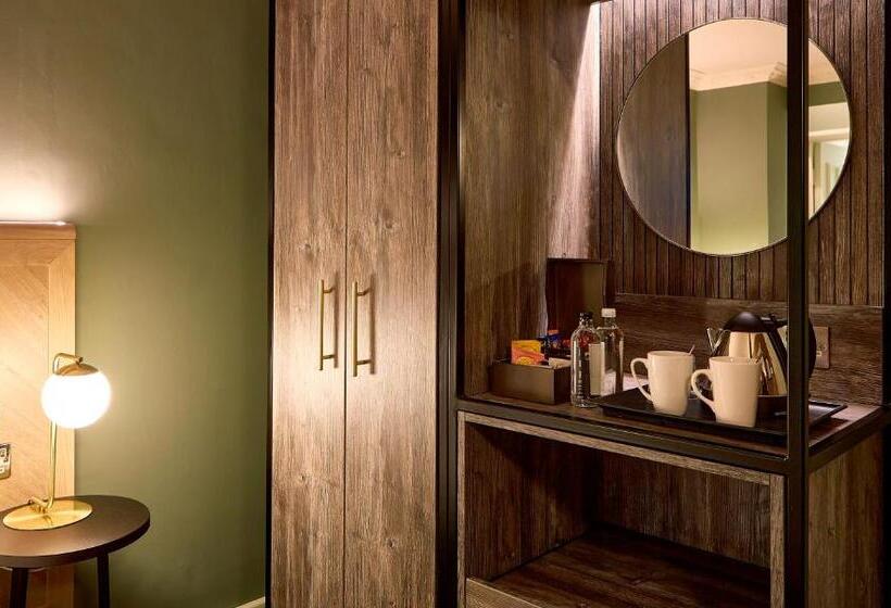 اتاق استاندارد, Alderley Edge
