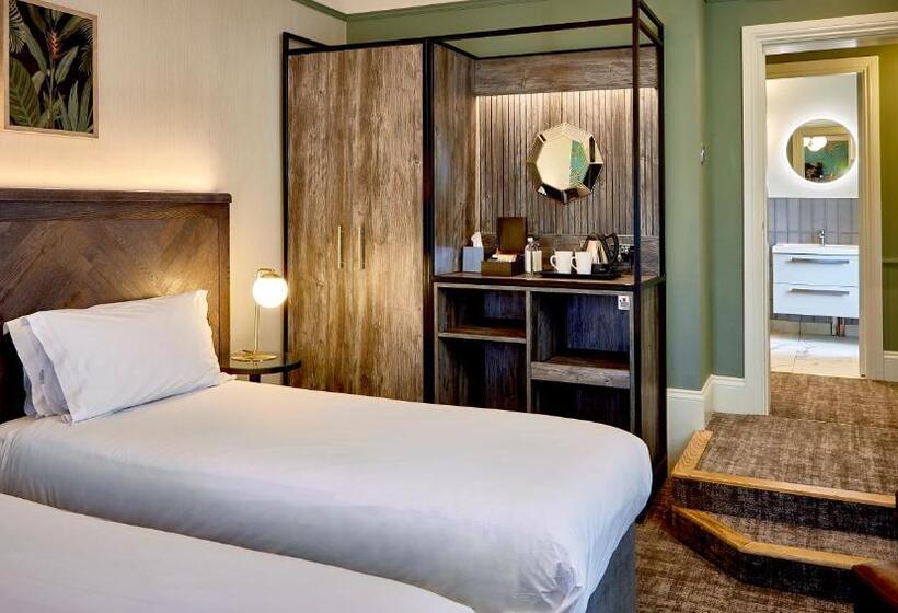 اتاق استاندارد, Alderley Edge