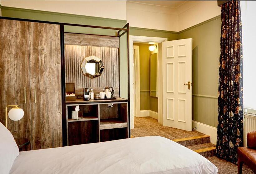 اتاق استاندارد, Alderley Edge