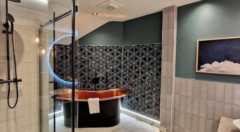 سوییت سوپریور, Alderley Edge