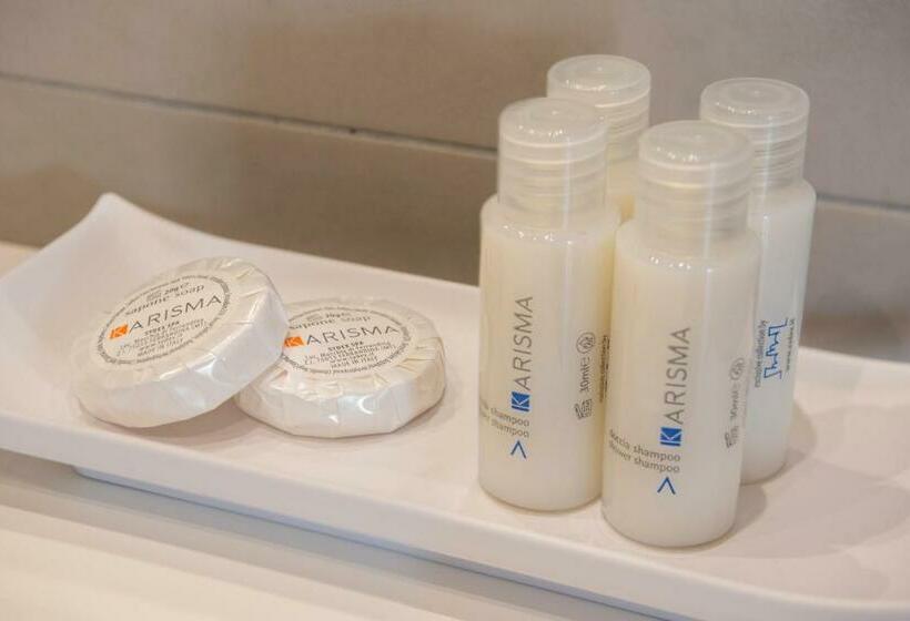 جناح مزود بجاكوزى, Grand Hotel Biffy