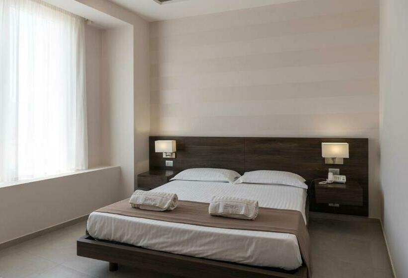 غرفة قياسية, Grand Hotel Biffy