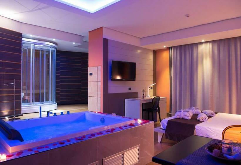 جناح مزود بجاكوزى, Grand Hotel Biffy