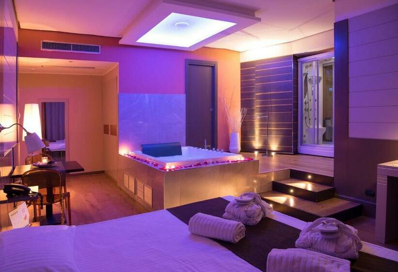 جناح مزود بجاكوزى, Grand Hotel Biffy