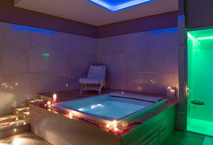 جناح مزود بجاكوزى, Grand Hotel Biffy