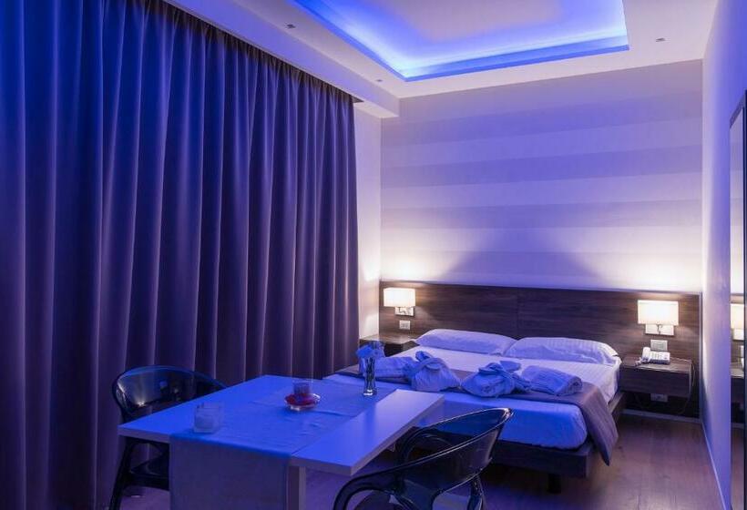 جناح مزود بجاكوزى, Grand Hotel Biffy