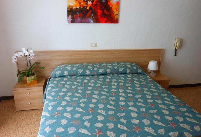 חדר משפחתי, Jesolo Sand