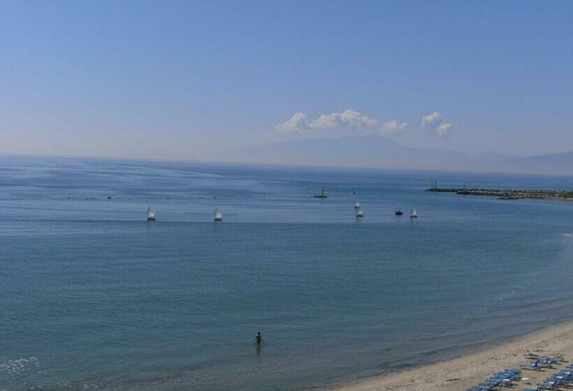 Номер Стандарт Вид на Море, Kymata