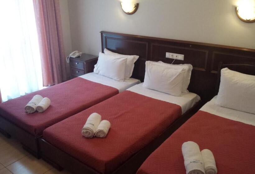 Трехместный Номер Стандарт Боковой Вид на Море, Kymata