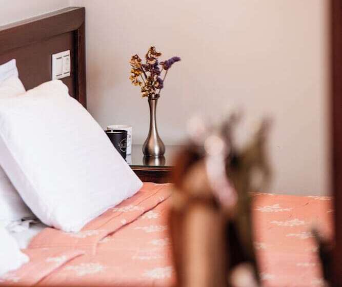 Номер Стандарт Боковой Вид на Море, Kymata