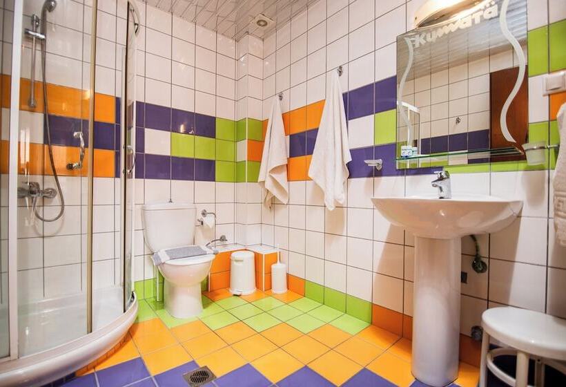 Номер Стандарт Боковой Вид на Море, Kymata