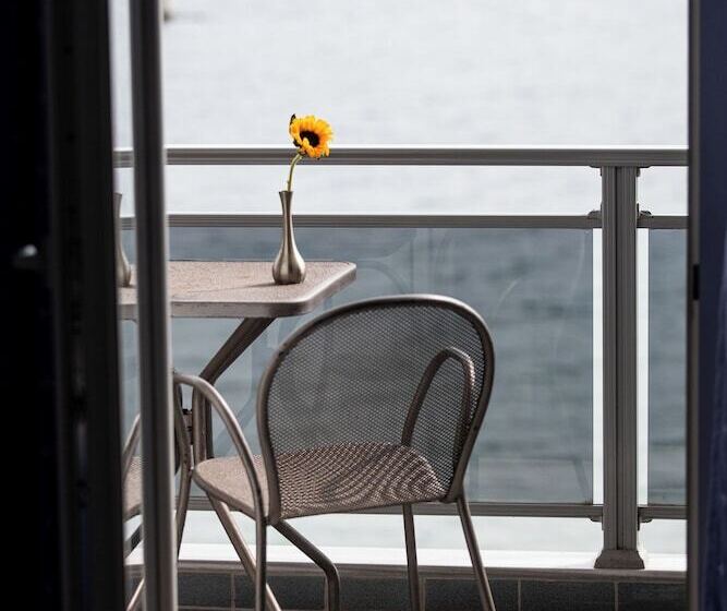 Triple Room Sea View, Kymata