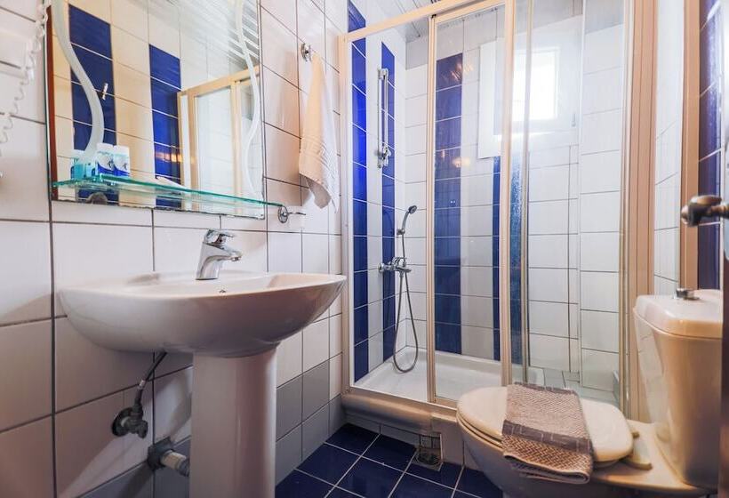 Трехместный Номер Стандарт Боковой Вид на Море, Kymata