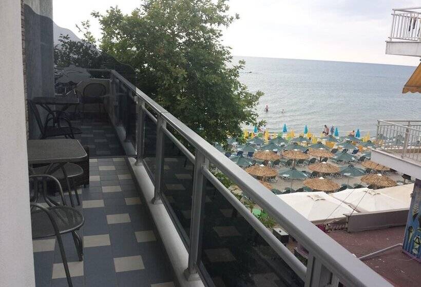 Трехместный Номер Стандарт Боковой Вид на Море, Kymata