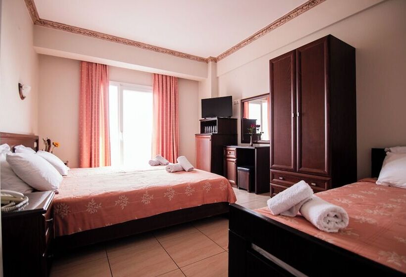 Трехместный Номер Стандарт Боковой Вид на Море, Kymata