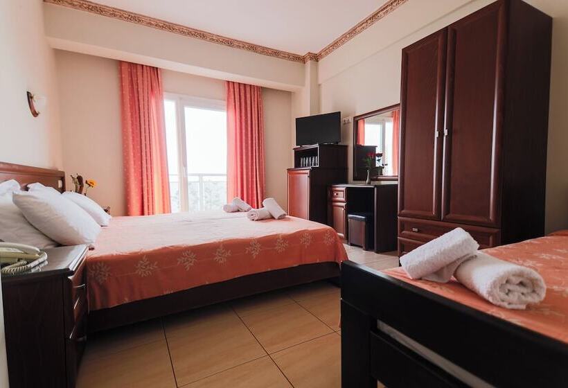 Трехместный Номер Стандарт Боковой Вид на Море, Kymata