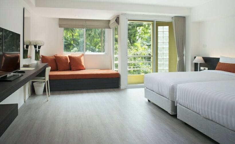 اتاق لوکس با بالکن, Le Tada Residence