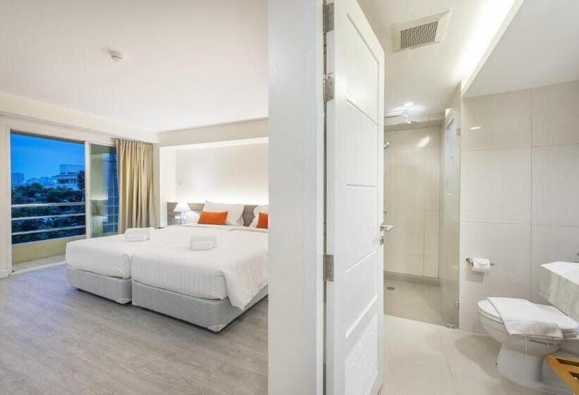 اتاق لوکس با بالکن, Le Tada Residence