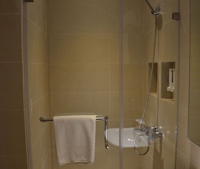 اتاق پنت هاوس, Monticello Tagaytay