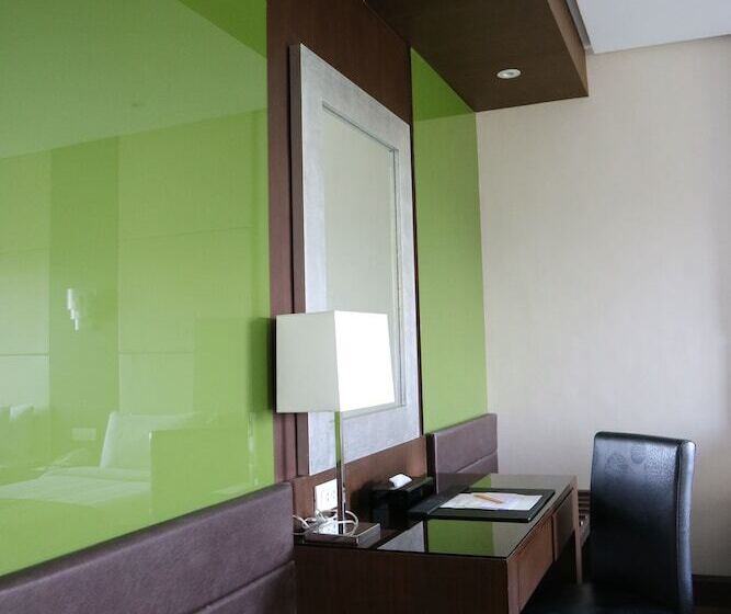 اتاق سوپریور چهار تخته, Monticello Tagaytay