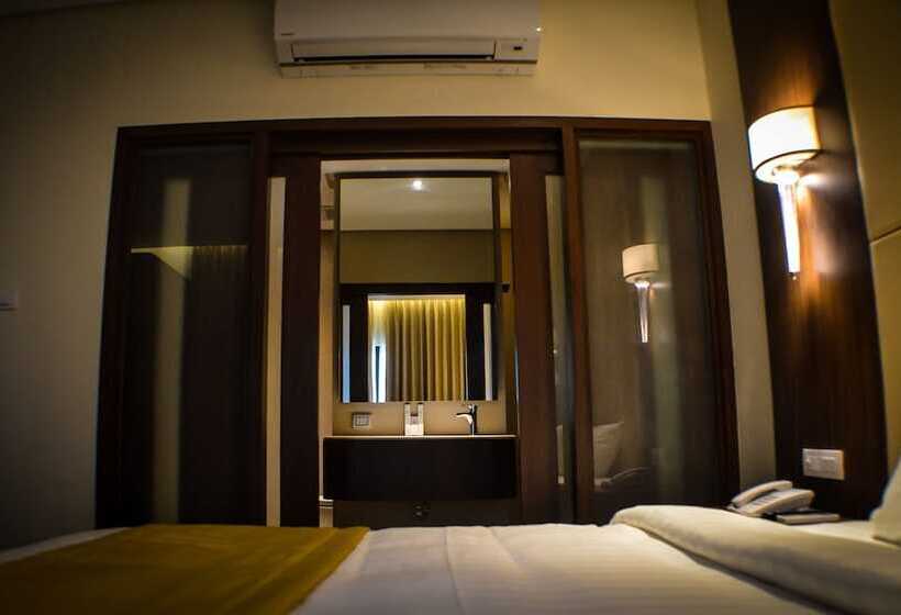 اتاق لوکس, Monticello Tagaytay