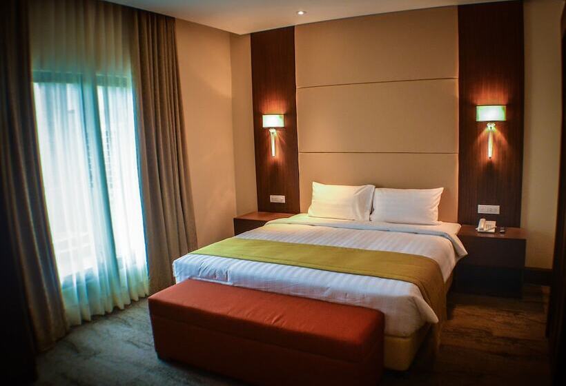 اتاق لوکس, Monticello Tagaytay