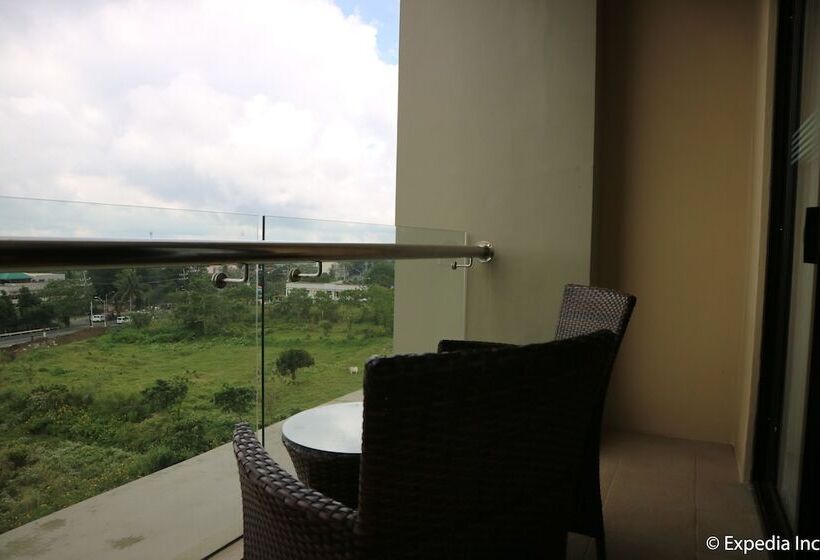 اتاق لوکس, Monticello Tagaytay