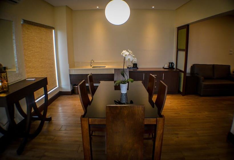 اتاق پنت هاوس, Monticello Tagaytay