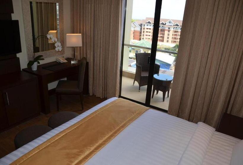 اتاق لوکس با تخت بزرگ, Monticello Tagaytay