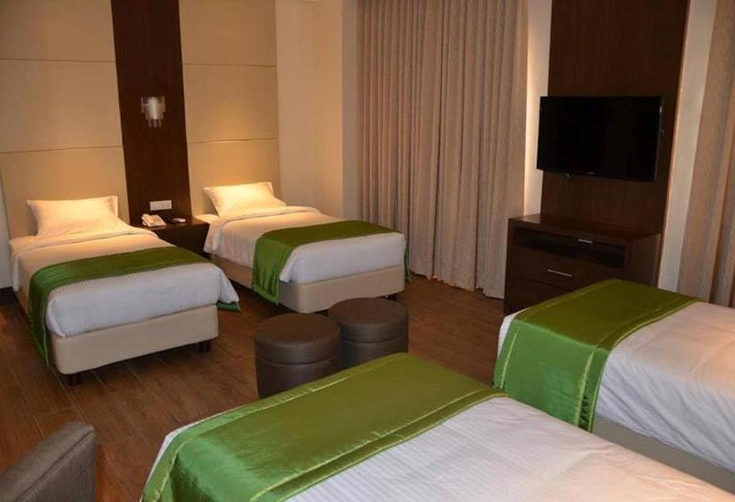 اتاق سوپریور چهار تخته, Monticello Tagaytay