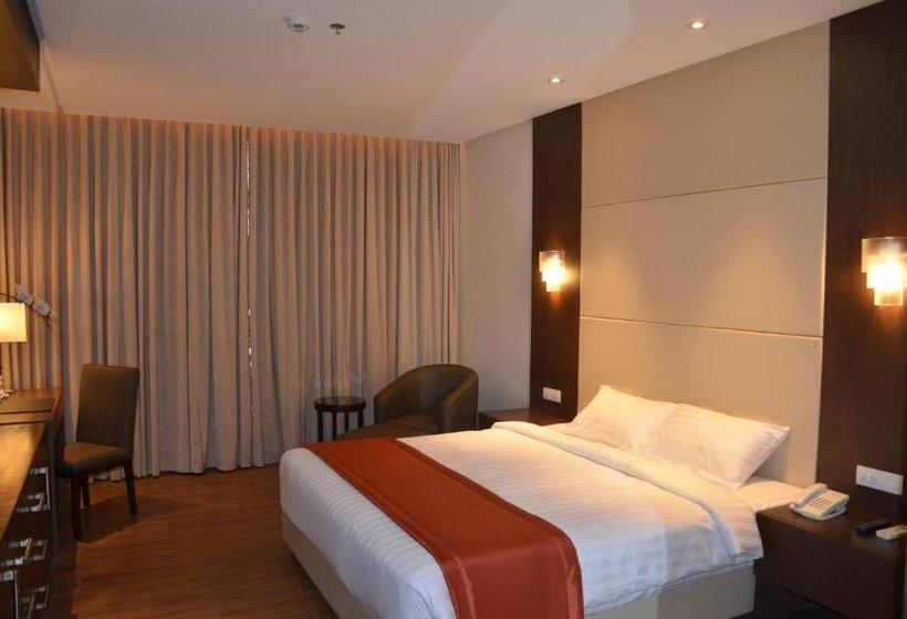 اتاق استاندارد با تخت بزرگ, Monticello Tagaytay