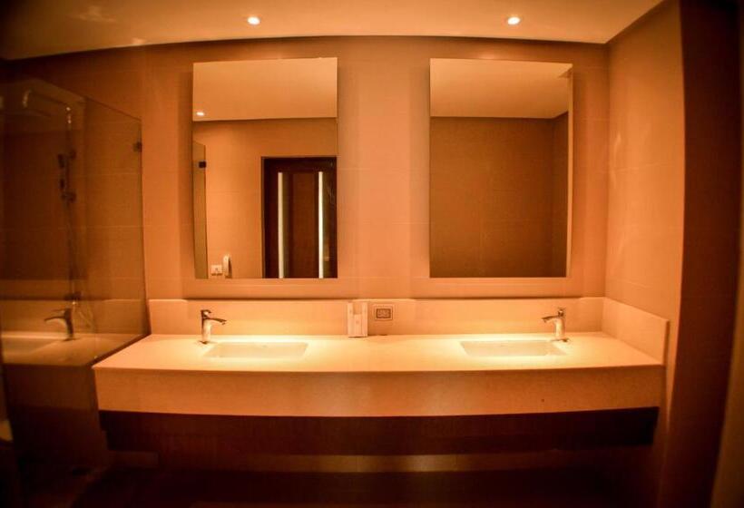 اتاق پنت هاوس, Monticello Tagaytay