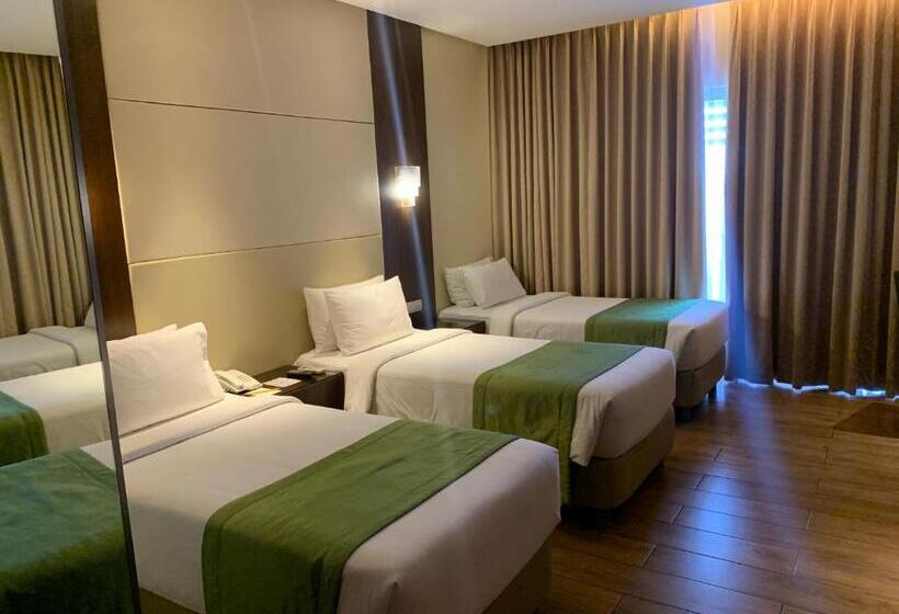 اتاق استاندارد سه نفره, Monticello Tagaytay