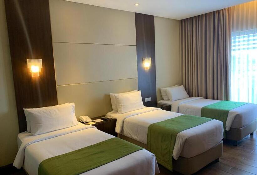 اتاق استاندارد سه نفره, Monticello Tagaytay