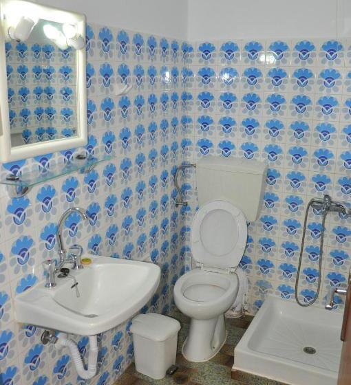 スタンダードルーム, Nora