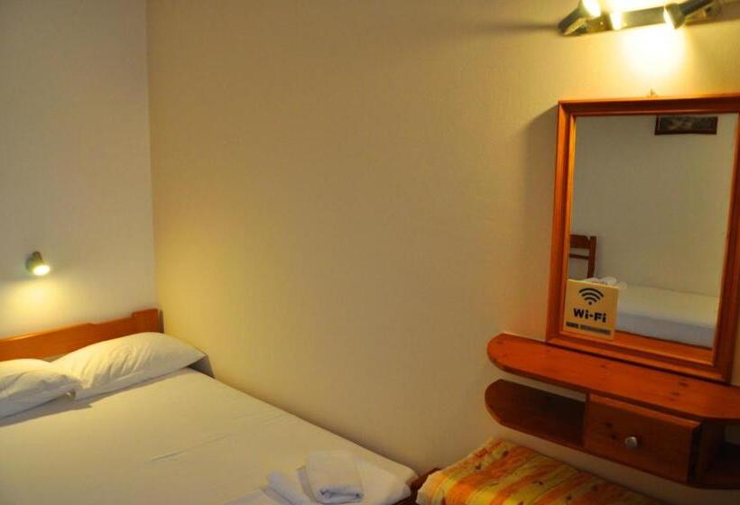 スタンダードルーム, Nora