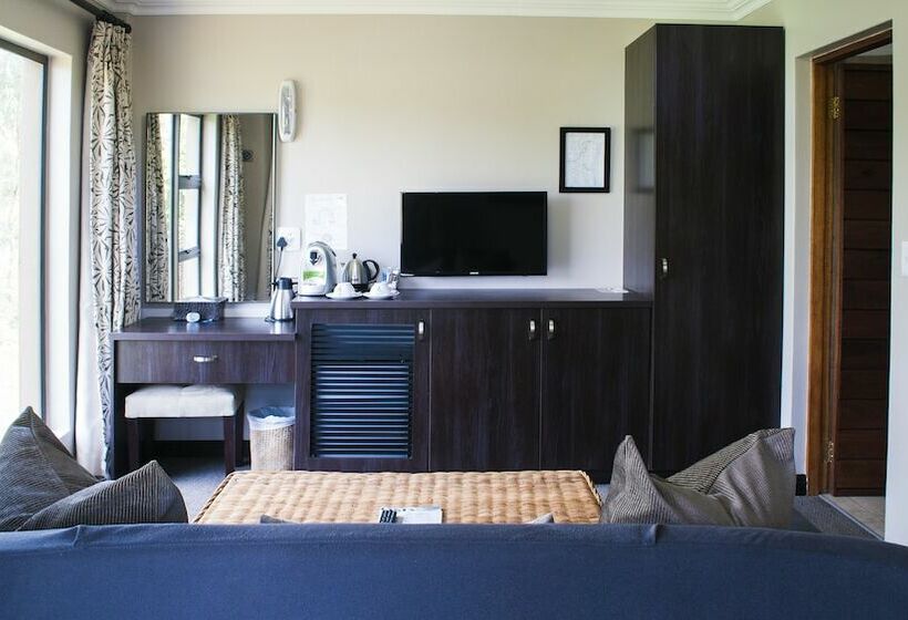 غرفة ديلوكس, The Blades