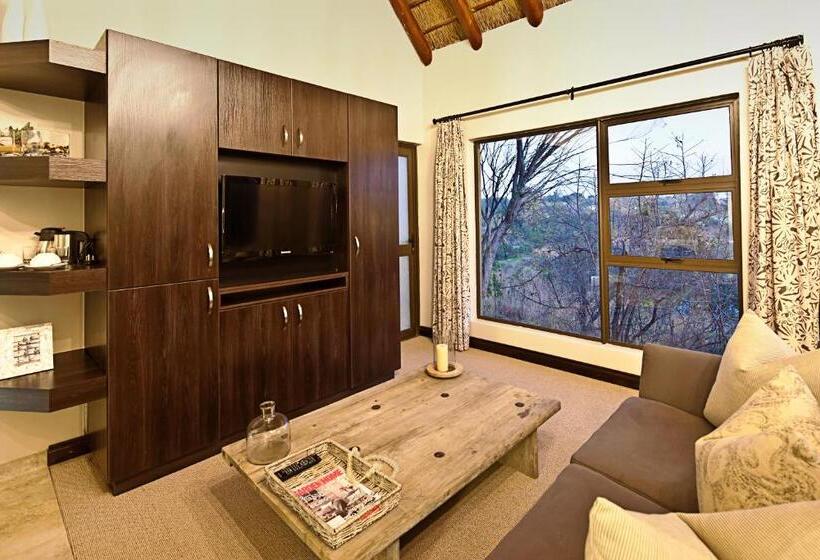 جناح إدارى, The Blades